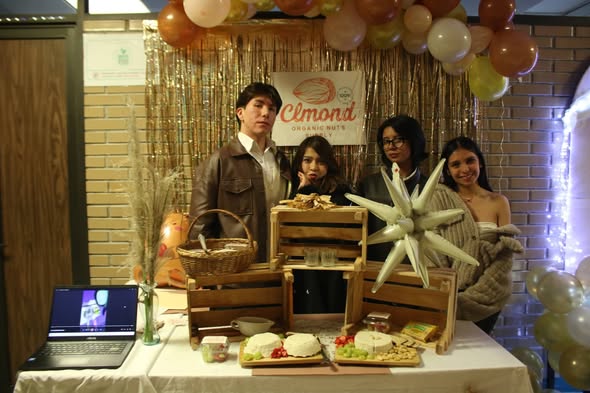 Estudiantes de la UTSH presentan proyectos de negocio en “Expocosto”