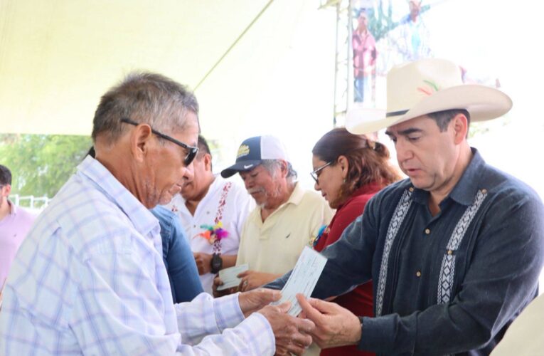 Se entregan más de 3 mdp en apoyos a productores del Valle del Mezquital