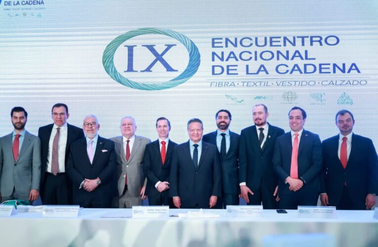 JULIO MENCHACA COBIJA A LA CADENA FIBRA-TEXTIL-VESTIDO-CALZADO