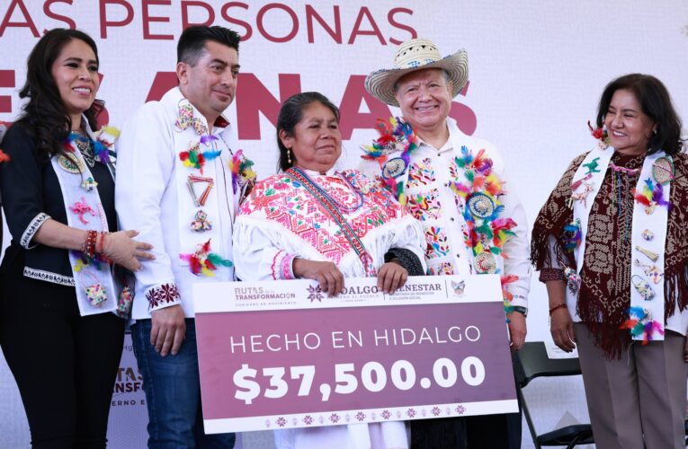 Julio Menchaca proyecta al sector artesanal hidalguense