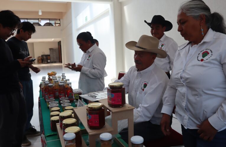 UTVM reúne a especialistas y productores para reactivar cadena del maguey