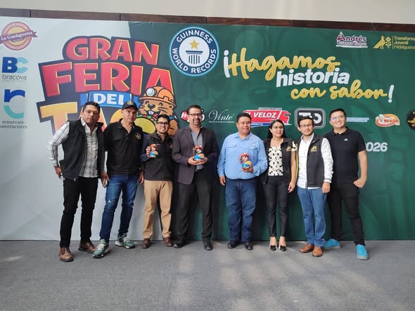 Buscan romper récord con figura de tacos inspirada en el Reloj Monumental
