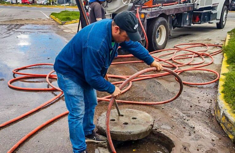 Obras Públicas de Pachuca mantiene acciones de limpieza y retiro de azolve en distintos puntos de la capital