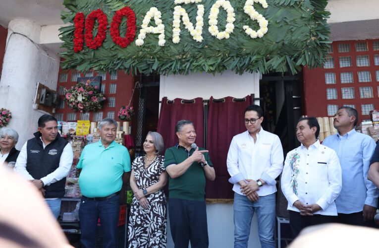 Julio Menchaca destaca legado e identidad del mercado Primero de Mayo