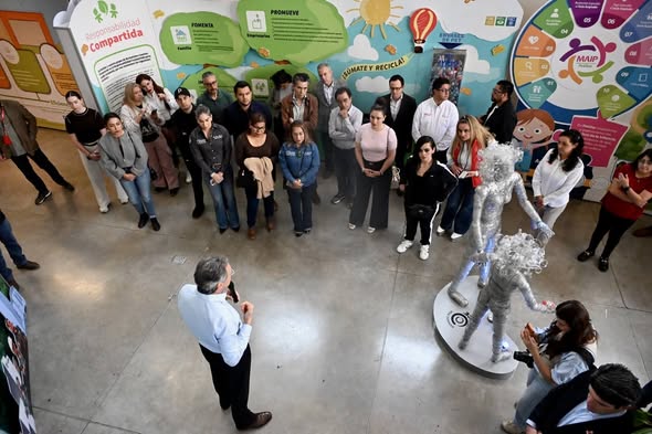 Diputados visitan PetStar, modelo mundial de economía circular y sustentabilidad