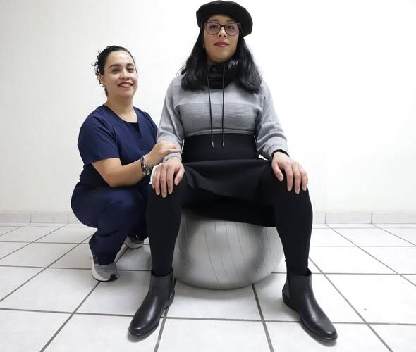 Destaca especialista de la UAEH beneficios del parto en movimiento