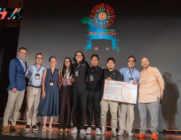 Triunfa plataforma tecnológica de egresados Garza en el Yucatech Festival 2026