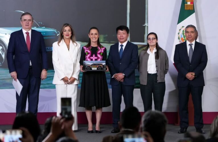 Claudia Sheinbaum destaca inversión de KIA de 649 mdd para producción de vehículo eléctrico