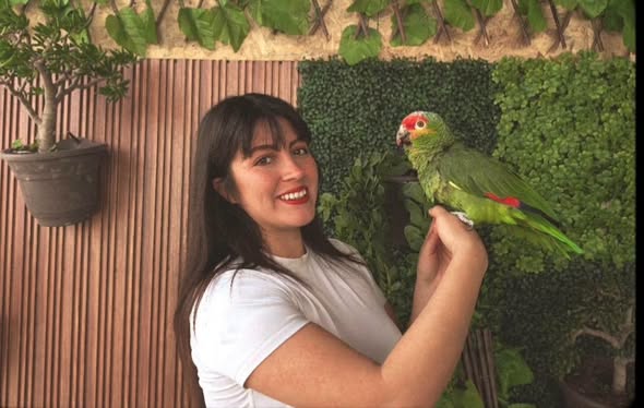 Viaja estudiante Garza a Ecuador para rehabilitar loros silvestres