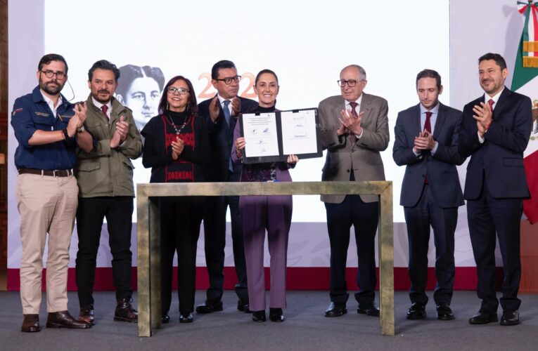 Claudia Sheinbaum firma decreto para la creación de 12 mil 750 nuevos consultorios de atención primaria del servicio universal de salud