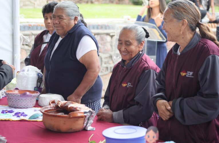 Mineral de la Reforma celebra la semana del adulto mayor con muestra gastronómica y recetario de tradiciones