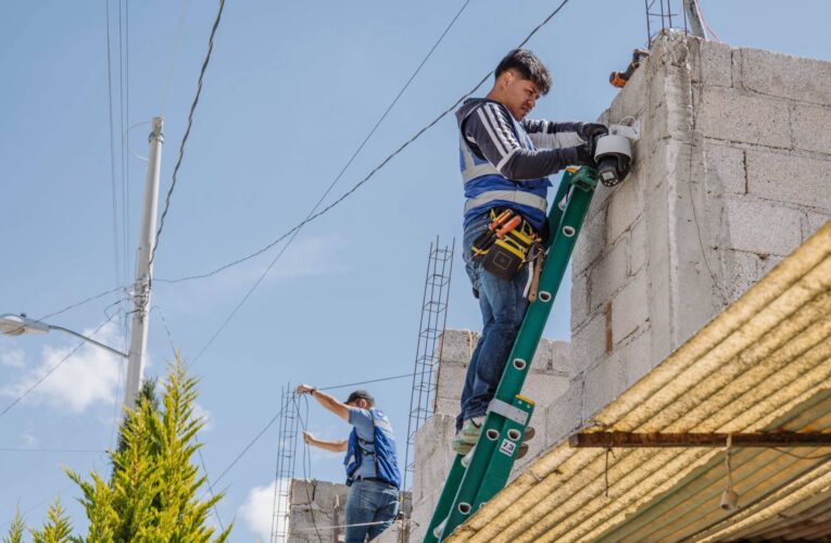 Avanza instalación de 556 cámaras en Pachuca; Jorge Reyes supervisa trabajos
