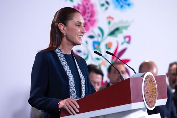 A partir del 3 de noviembre entra en vigor regulación del uso de celulares en escuelas:  Claudia Sheinbaum